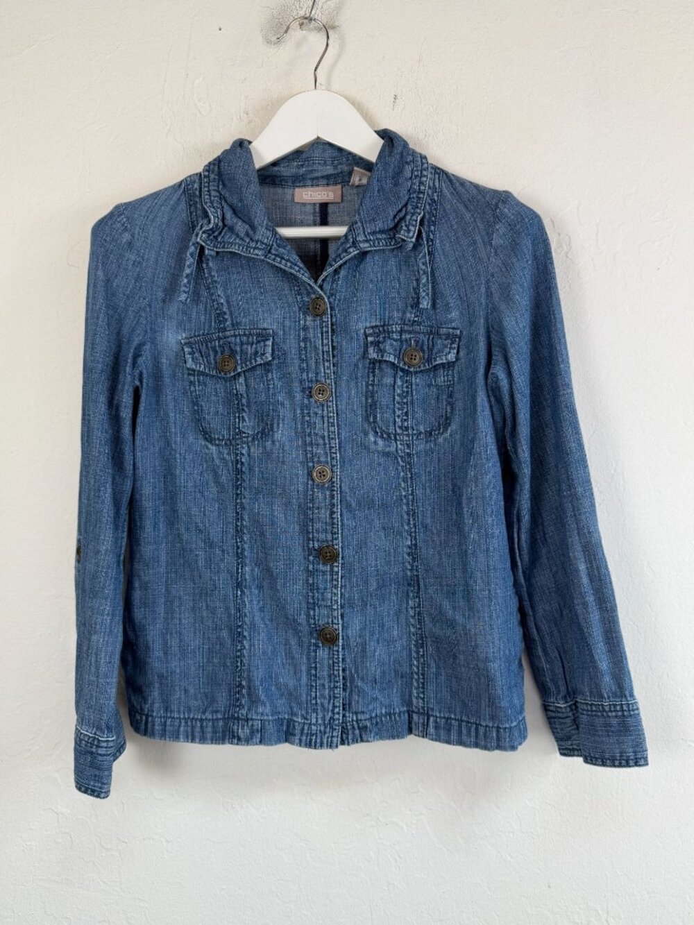 Chico's Denim Jacket Shirt Sz 0 Blue Jean Button Up Utility Shacket Flap Pockets